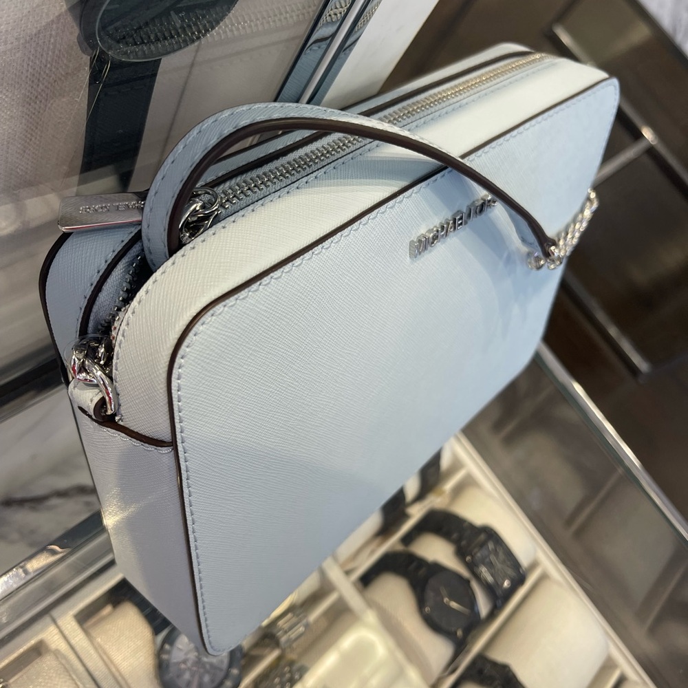 MICHAEL KORS Jet Set Large Saffiano Leather EW Crossbody Bag
Pale Ocean
NWT - Picture 8 of 12